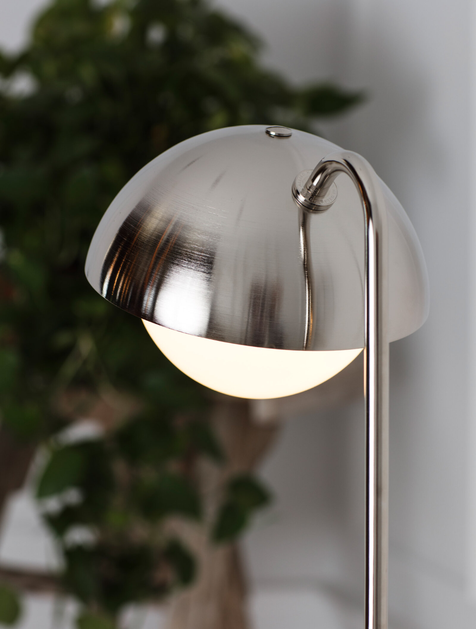 TinnappelMetz-allied-maker-Dome-Table-Lamp-02