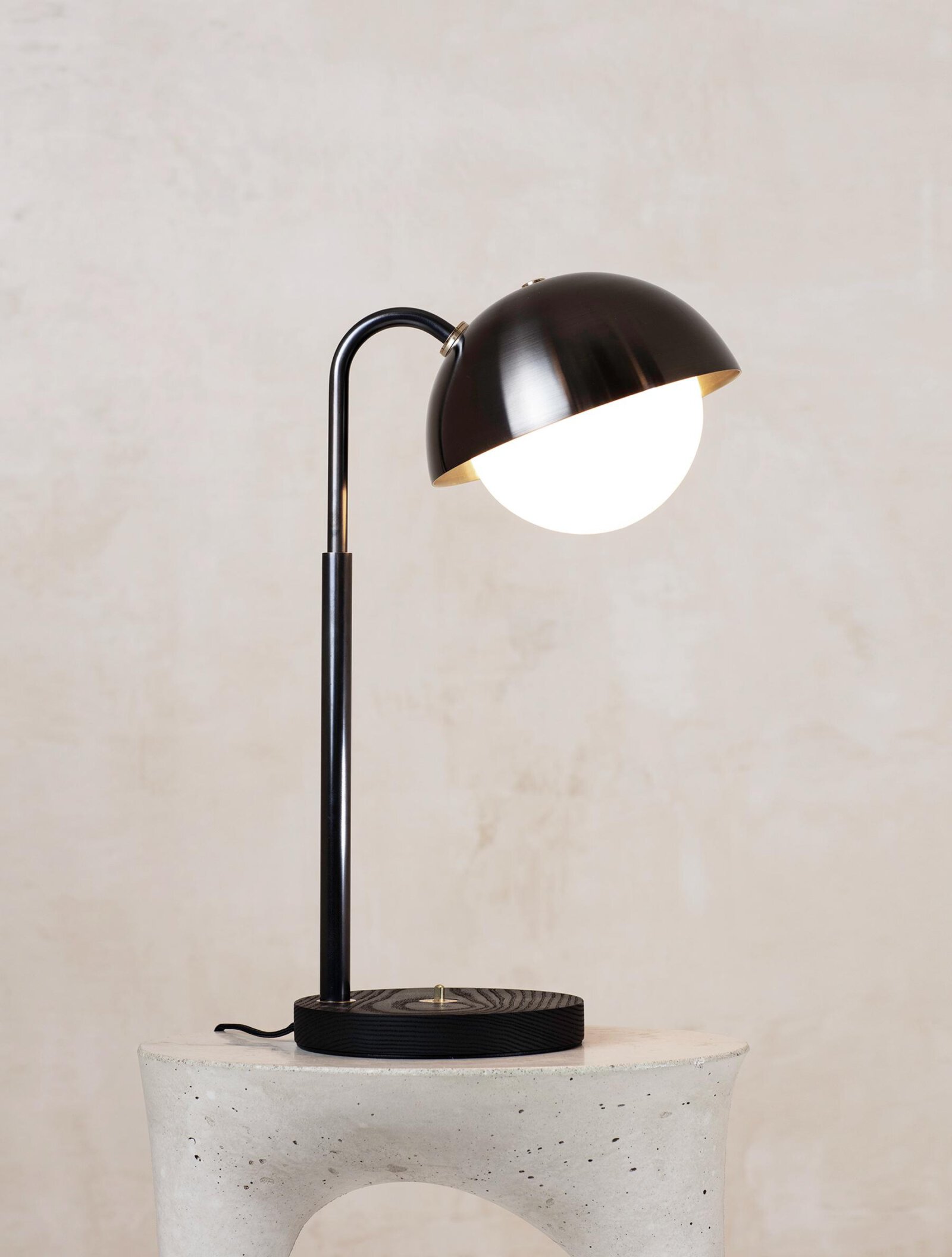 TinnappelMetz-allied-maker-Dome-Table-Lamp-03