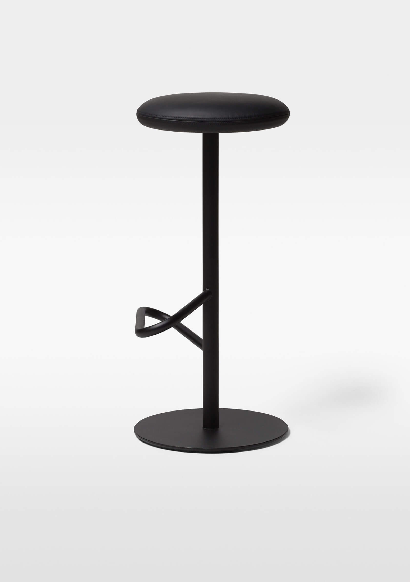 TinnappelMetz-massproductions-odette-bar-stool_01