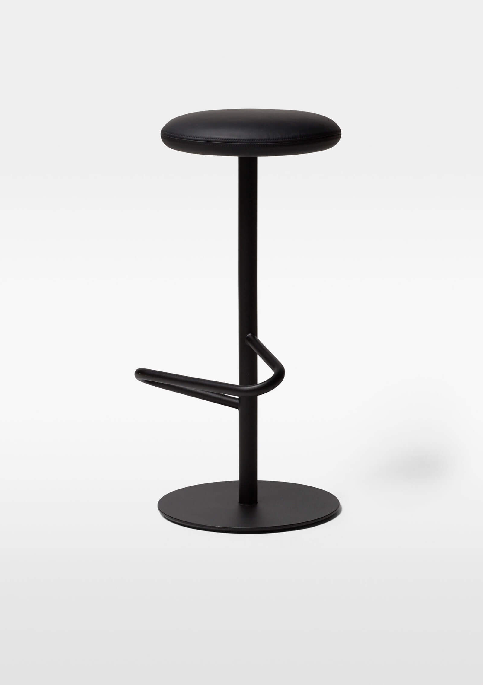 TinnappelMetz-massproductions-odette-bar-stool_02