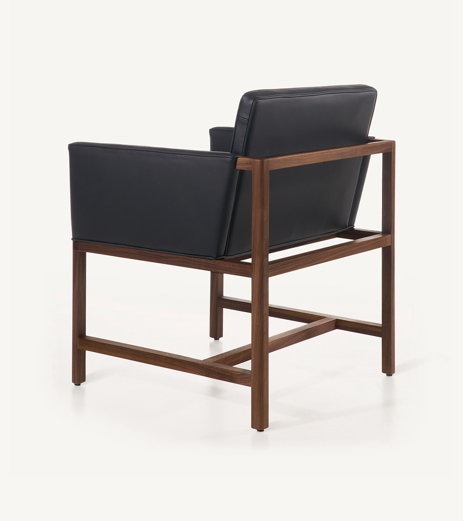 TinnappleMetz-bassamfellows-Wood-Frame-Chair-03