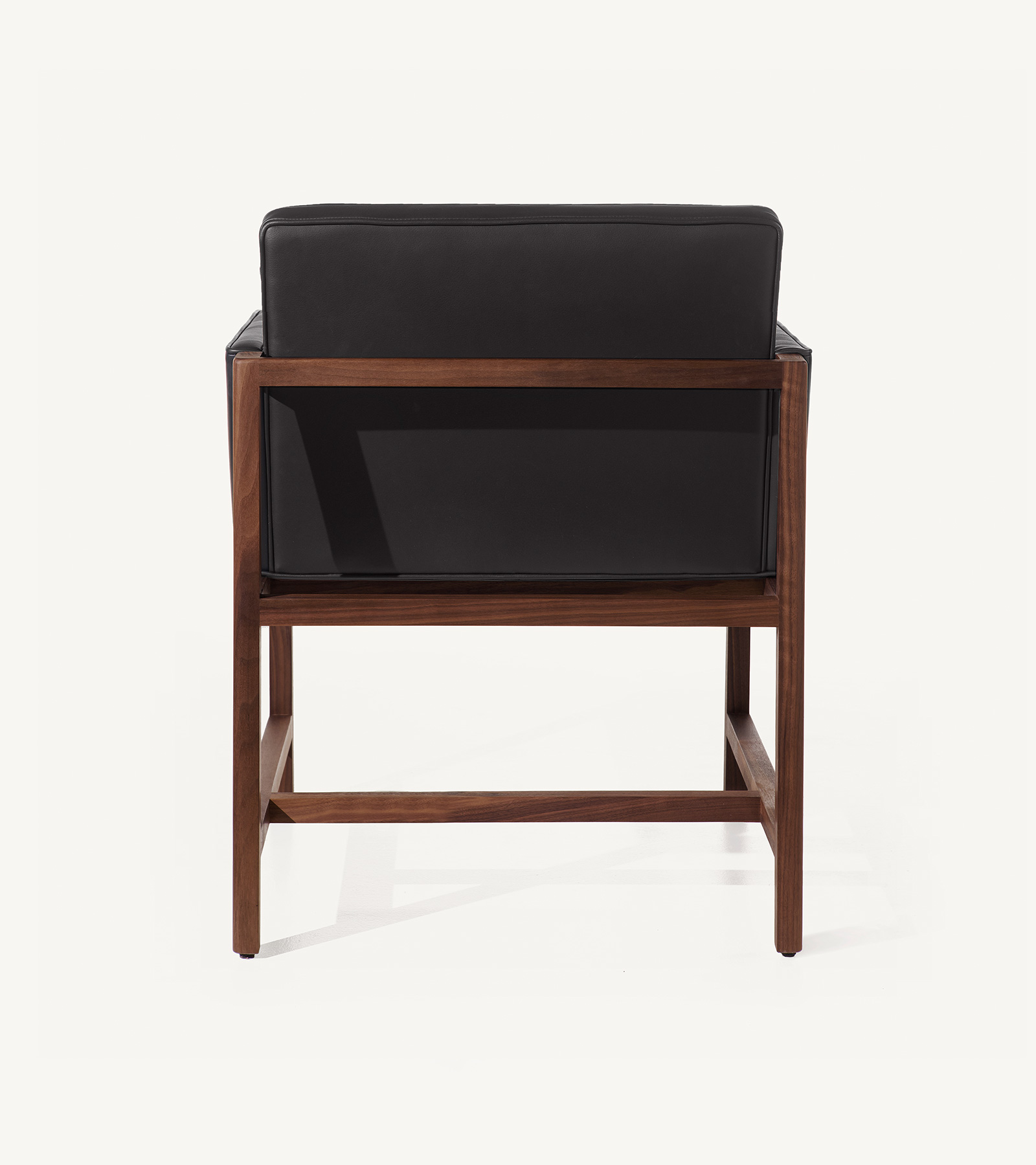 TinnappleMetz-bassamfellows-Wood-Frame-Chair-04
