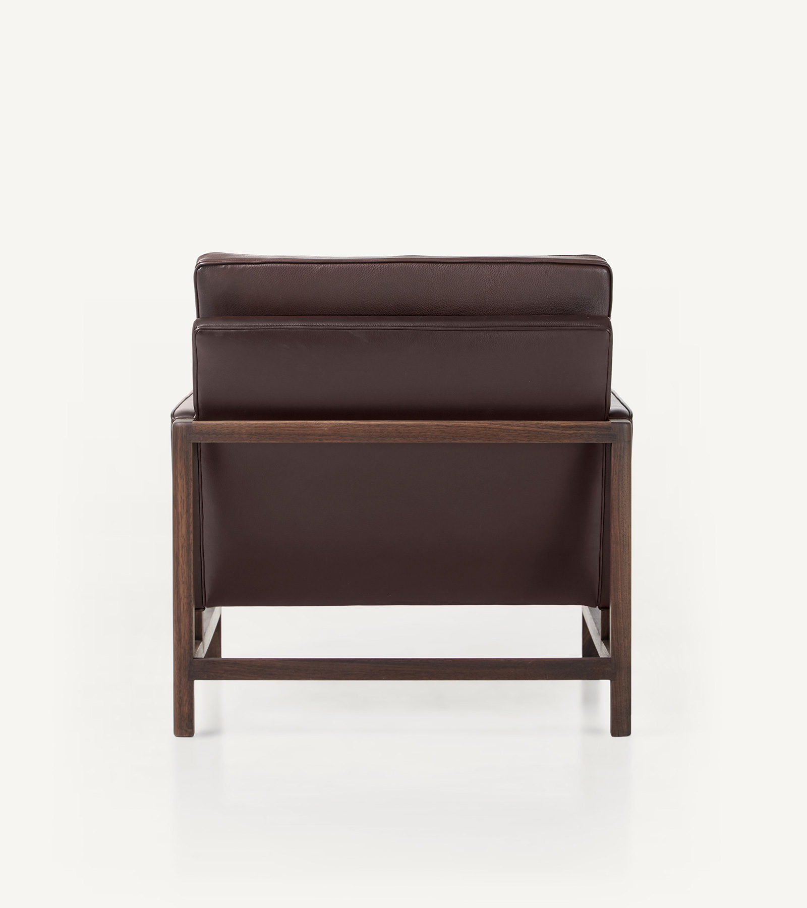 TinnappleMetz-bassamfellows-Wood-Frame-Lounge-Chair-04