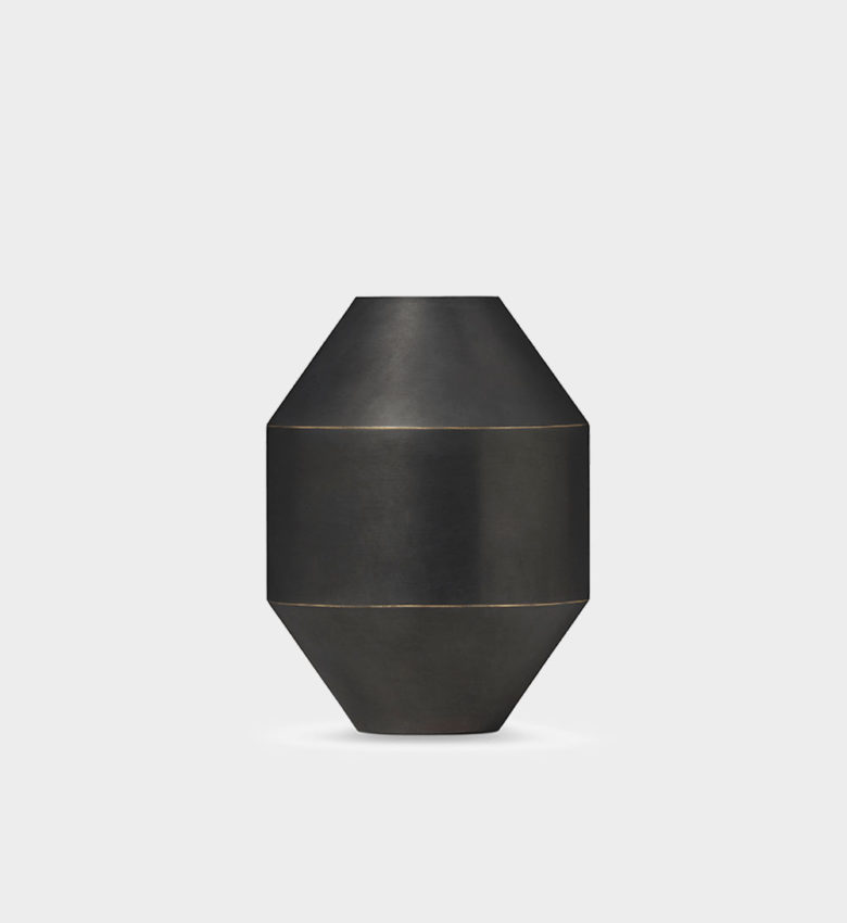 Tinnappelmetz-fredericia-Hydro-Brass-Vase-H20